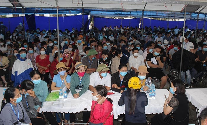 Hàng nghìn người tham gia đấu giá 57 lô đất ở Đồng Lạc